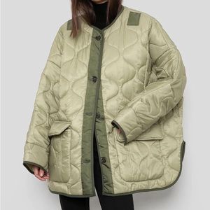 The Frankie Shop Teddy Quilted Jacket in Moss Green XS/S